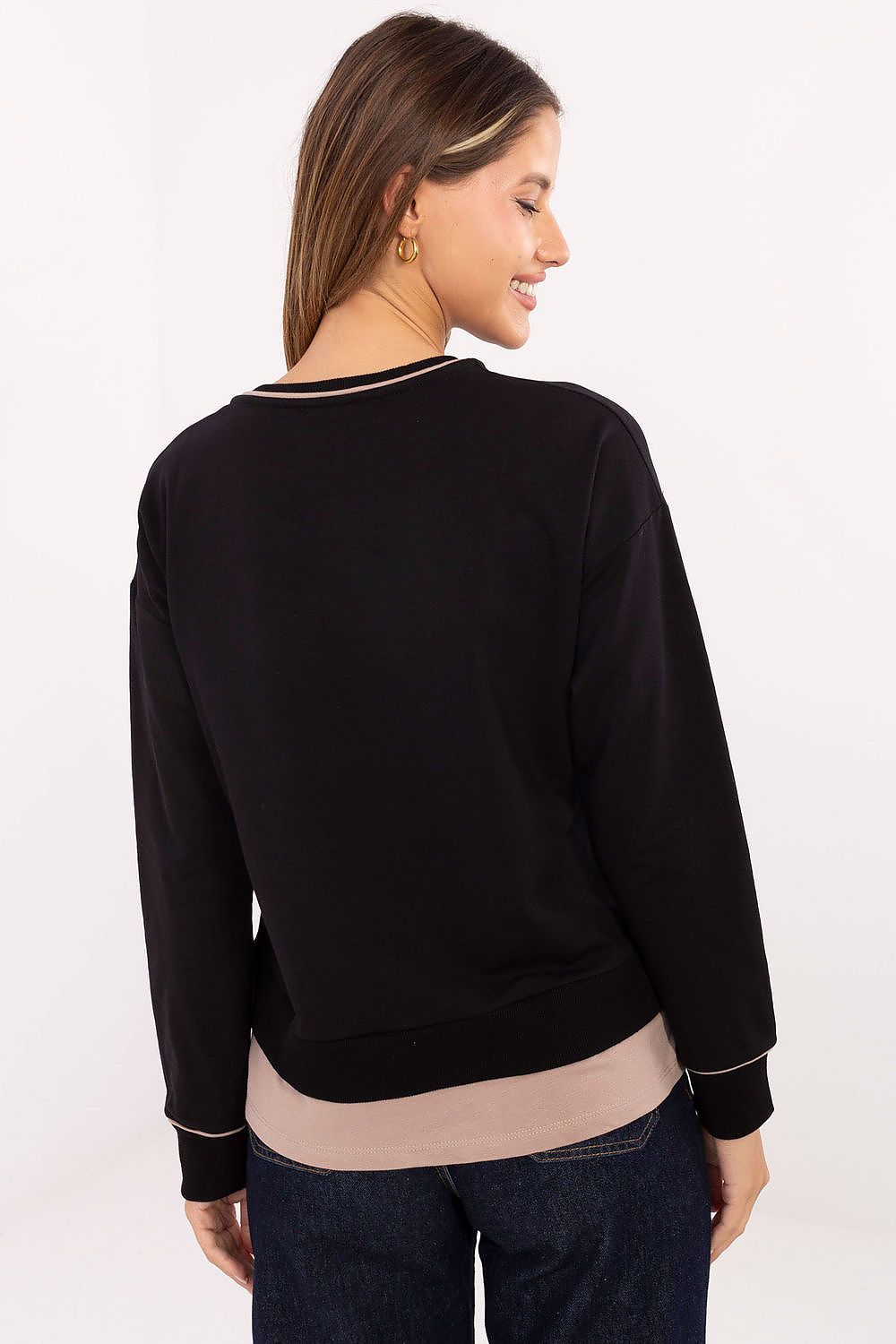  Sweatshirt model 218822 Relevance 