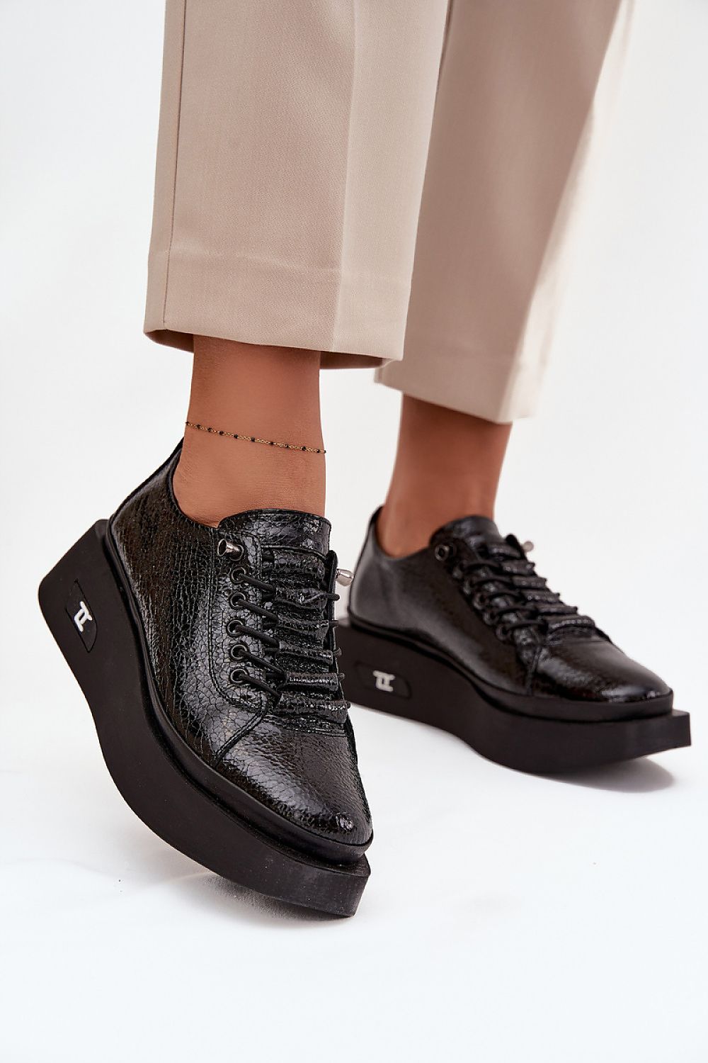  Platform shoes model 219103 Step in style 