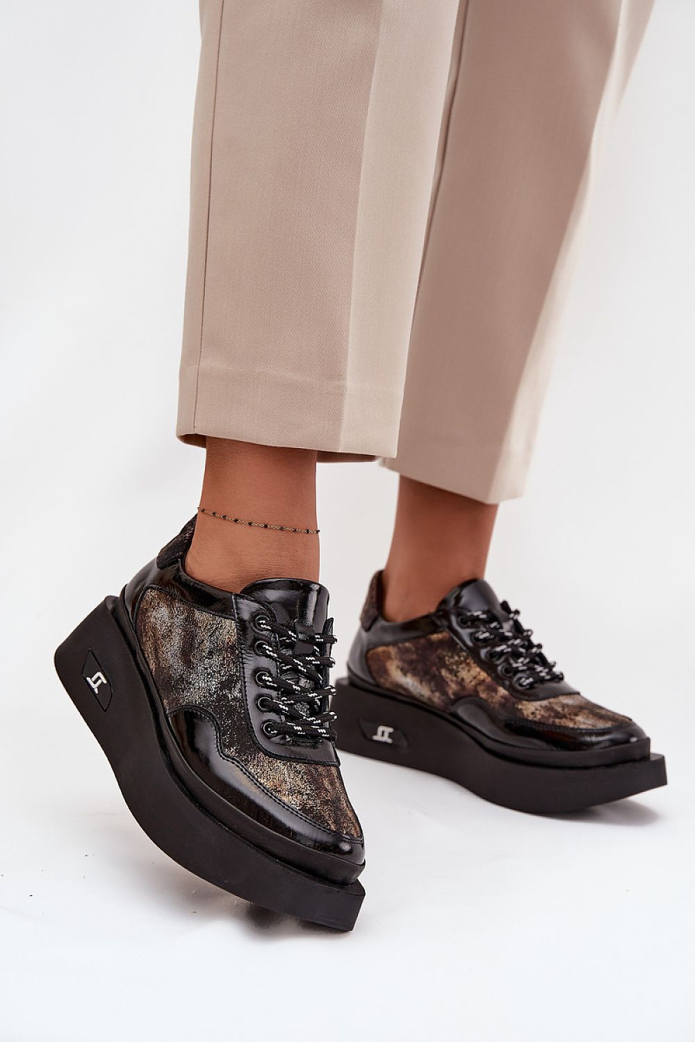 Platform shoes model 219106 Step in style 