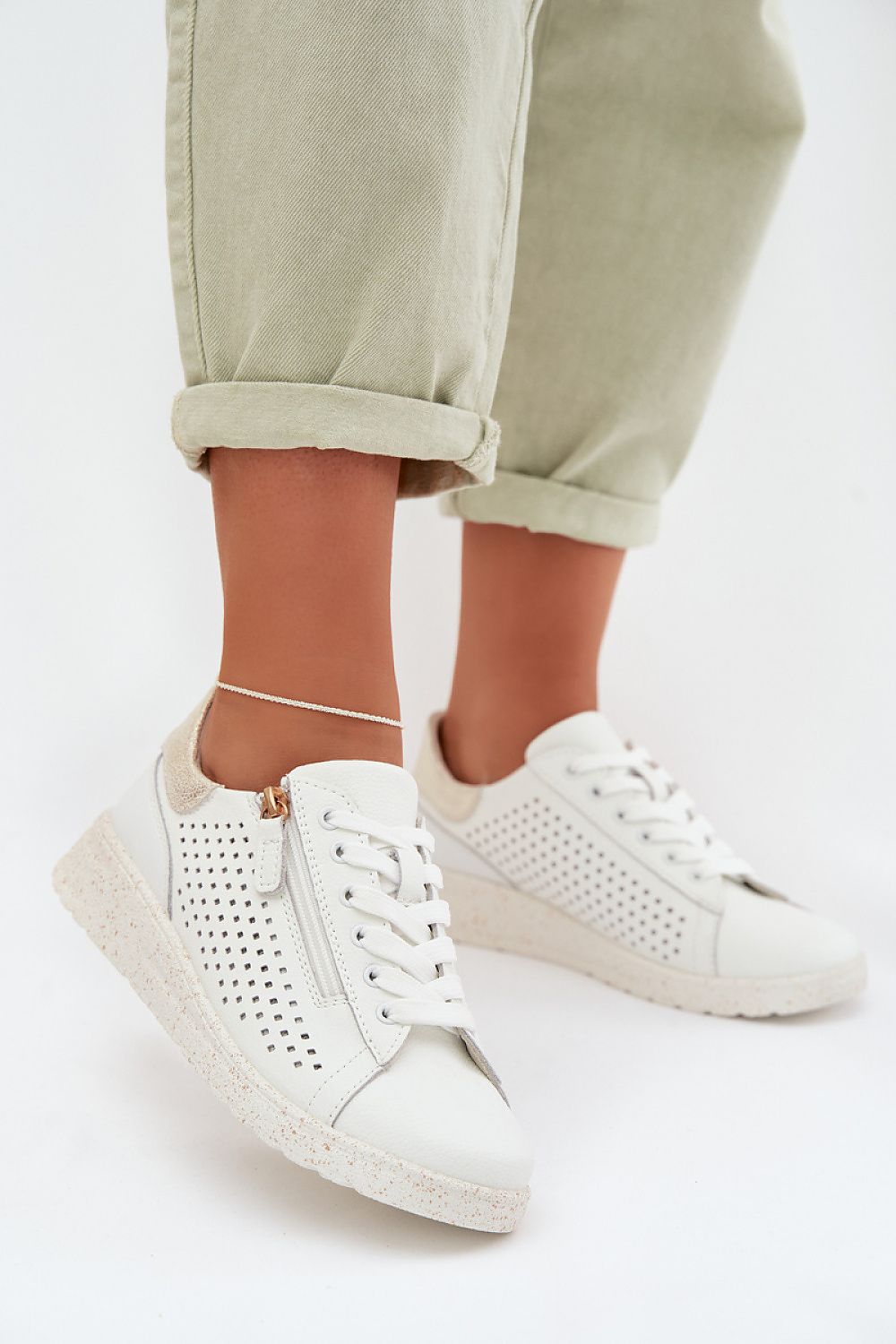  Half shoes model 225102 Step in style 