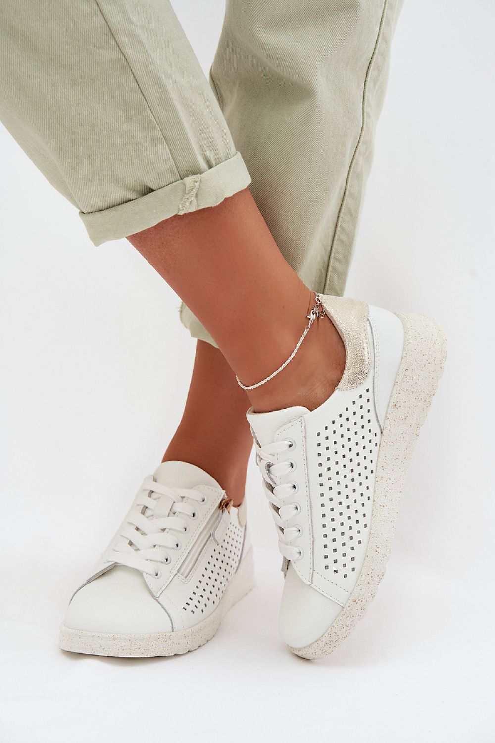  Half shoes model 225102 Step in style 