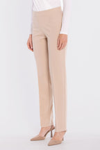  Women trousers model 227762 Stylove 